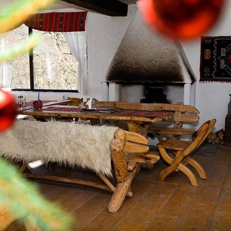 Satu Muscelean Hotell Albestii de Muscel Exteriör bild