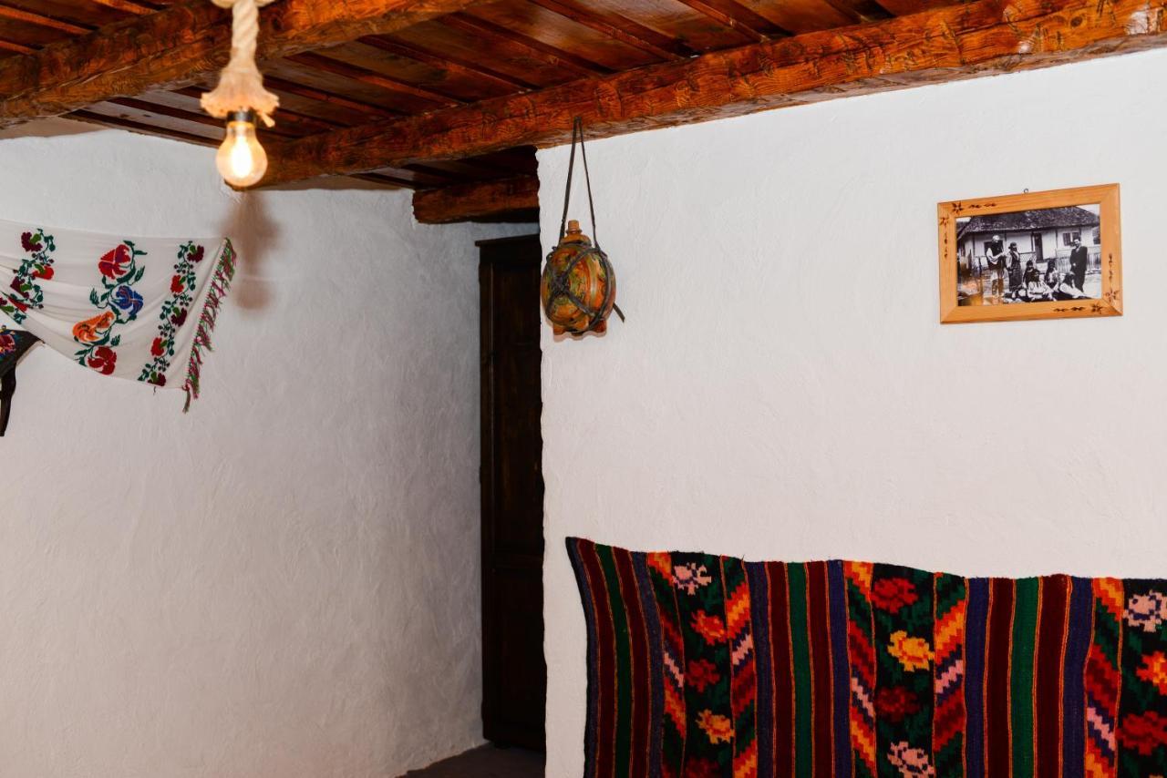 Satu Muscelean Hotell Albestii de Muscel Exteriör bild