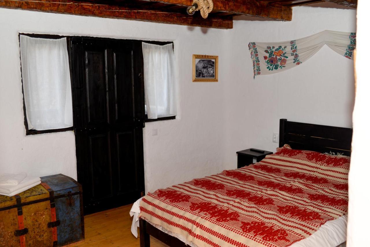 Satu Muscelean Hotell Albestii de Muscel Exteriör bild
